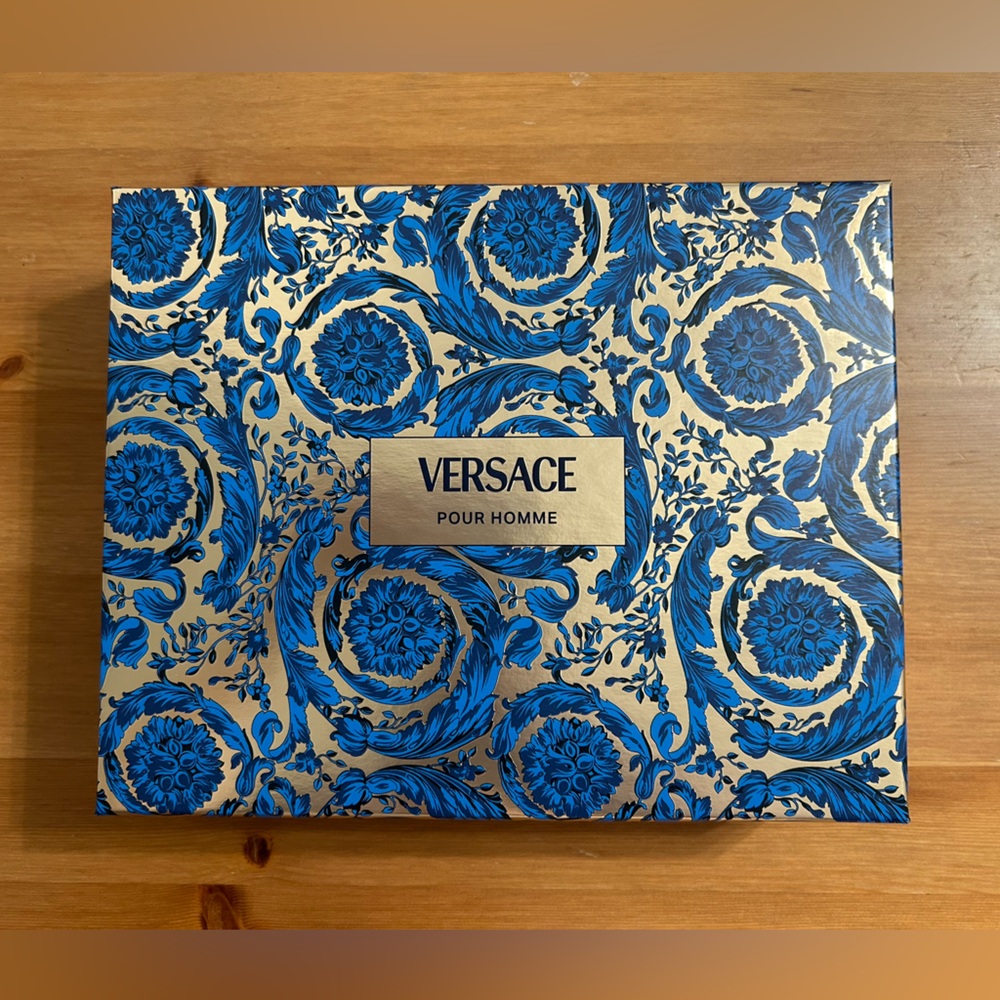 Versace pour homme gift box with removable insert included
